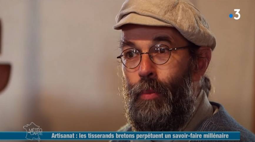 You are currently viewing PEILLAC: Les tisserands bretons perpétuent un savoir-faire millénaire
